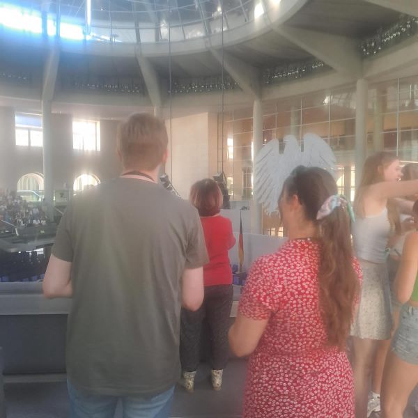 Fachseminar Politik-Wirtschaft erkundet außerschulische Lernorte in Berlin - Bild 3