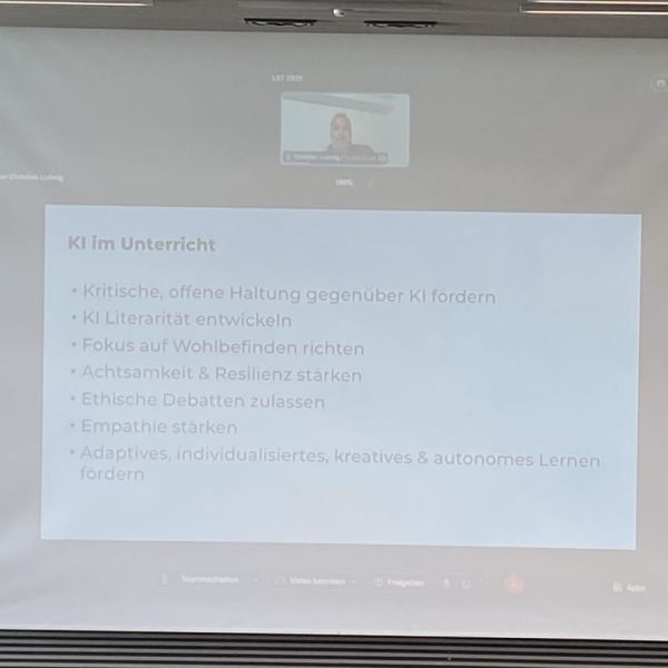 Foto einer Beamerpräsentation zum Thema 
