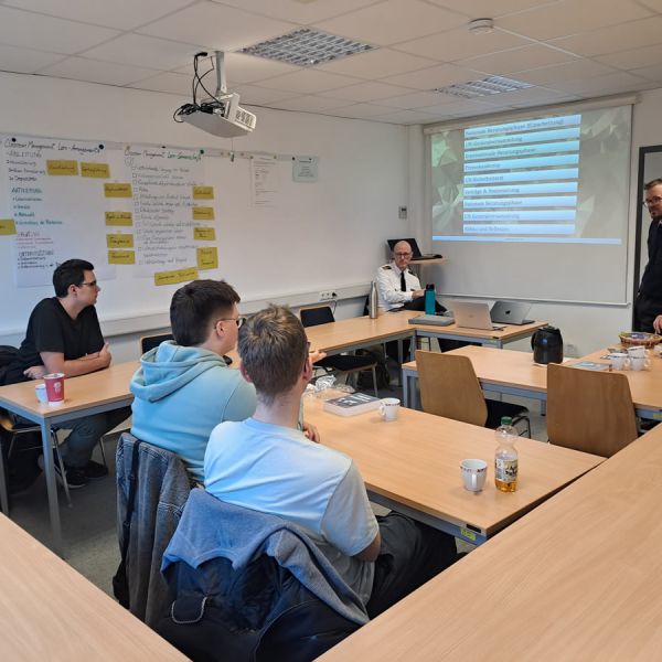 Fachseminar Politik-Wirtschaft, November 2025 - Bild 2