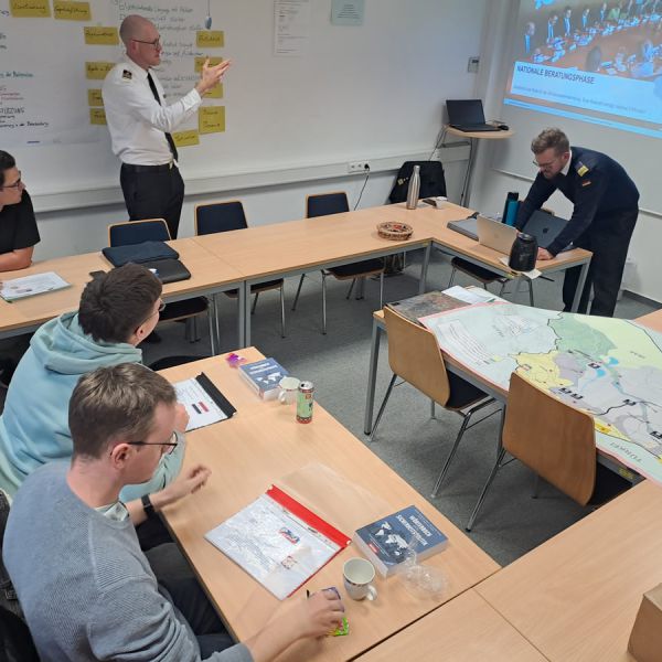 Fachseminar Politik-Wirtschaft, November 2025 - Bild 3